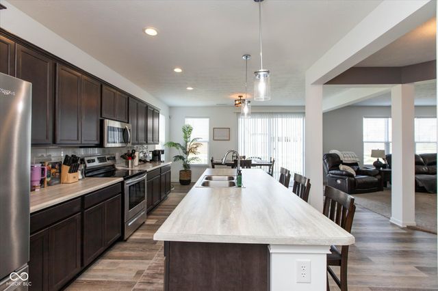 3022 Silvercliff Circle, Indianapolis, IN 46217