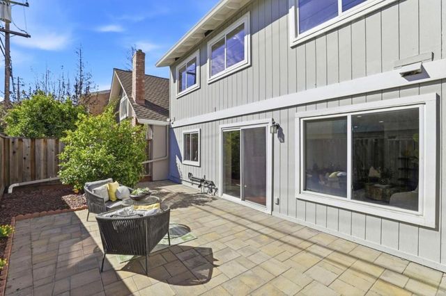 320 Pine Wood Lane, Los Gatos, CA 95032