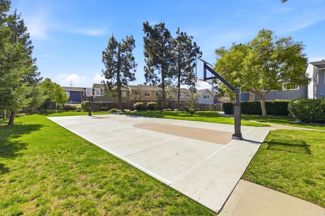 320 Pine Wood Lane, Los Gatos, CA 95032