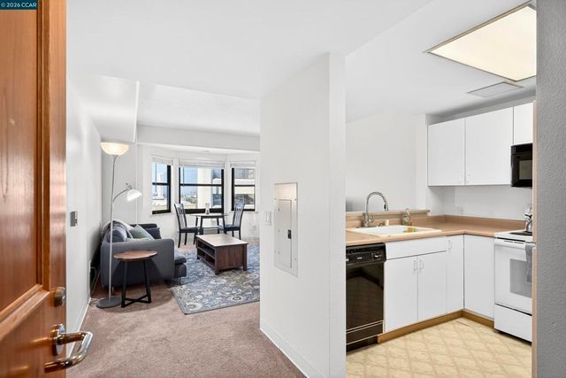 988 988 Franklin St 707, Oakland, CA 94607