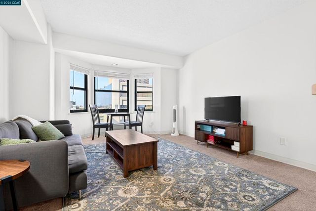 988 988 Franklin St 707, Oakland, CA 94607