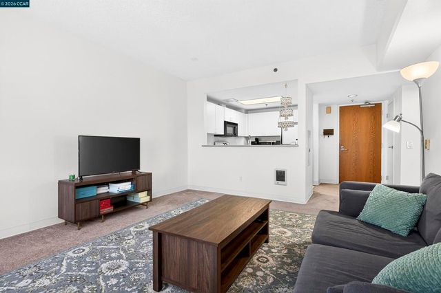 988 988 Franklin St 707, Oakland, CA 94607