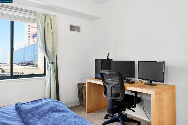 988 988 Franklin St 707, Oakland, CA 94607