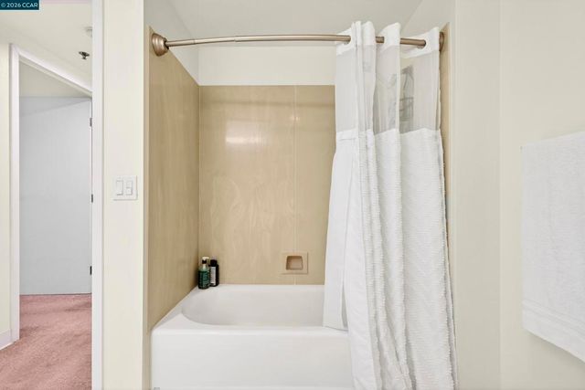 988 988 Franklin St 707, Oakland, CA 94607