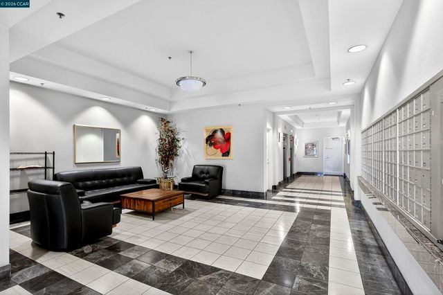 988 988 Franklin St 707, Oakland, CA 94607