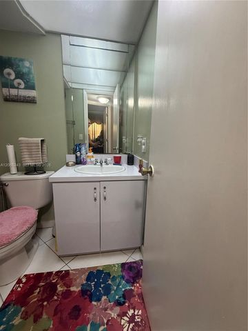 9001 Sunrise Lakes Boulevard 201, Sunrise, FL 33322