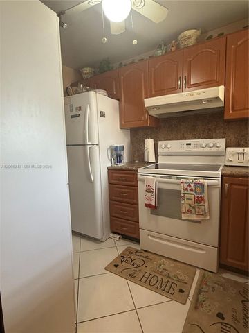 9001 Sunrise Lakes Boulevard 201, Sunrise, FL 33322