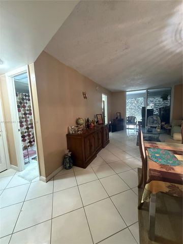 9001 Sunrise Lakes Boulevard 201, Sunrise, FL 33322