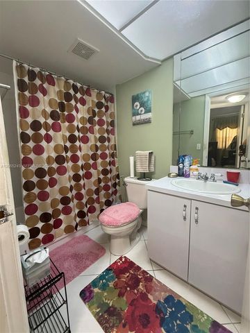 9001 Sunrise Lakes Boulevard 201, Sunrise, FL 33322