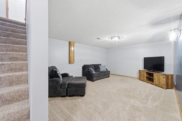 4914 S Custer Cir, Wichita, KS 67217