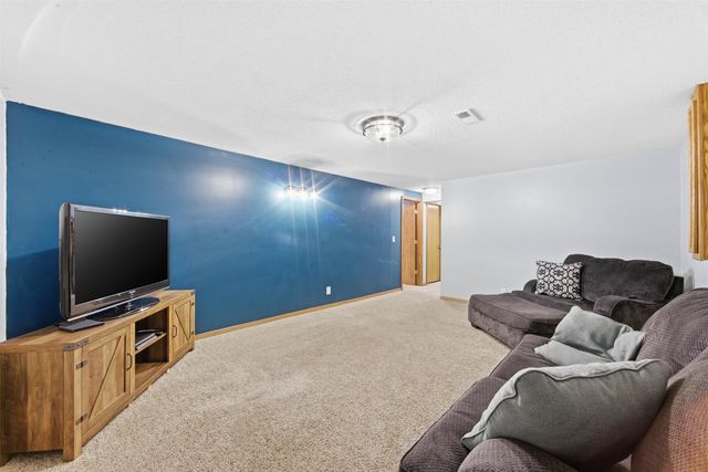 4914 S Custer Cir, Wichita, KS 67217