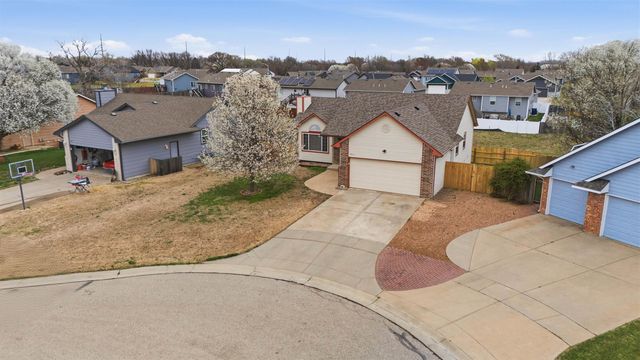 4914 S Custer Cir, Wichita, KS 67217