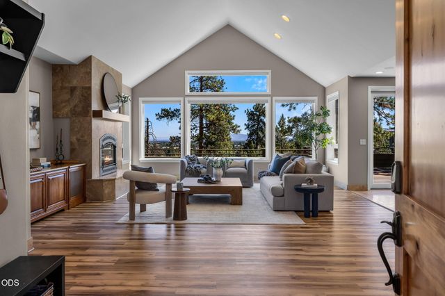 3732 NW Summerfield Road, Bend, OR 97703