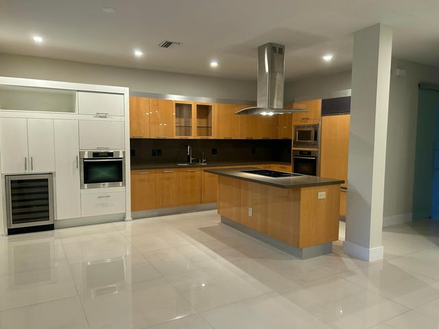 1094 Bluewood Terrace, Weston, FL 33327