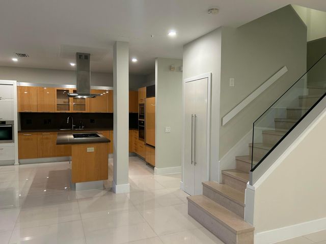 1094 Bluewood Terrace, Weston, FL 33327