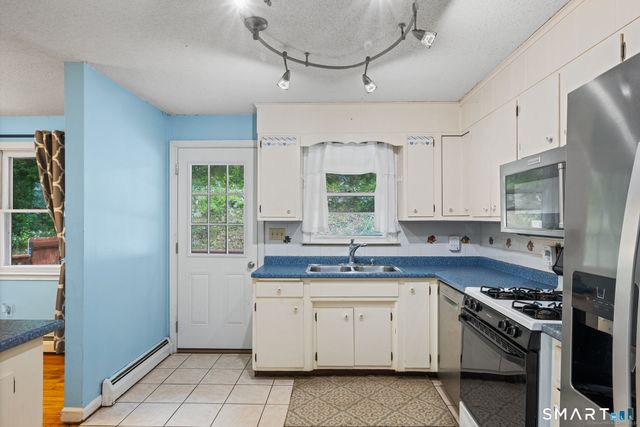 192 Leffingwell Road, Montville, CT 06382