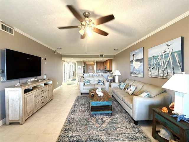 7296 MARATHON DRIVE 402, Seminole, FL 33777