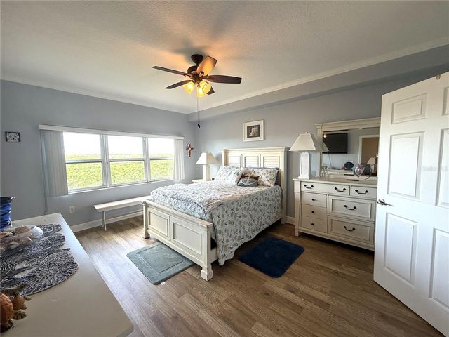 7296 MARATHON DRIVE 402, Seminole, FL 33777