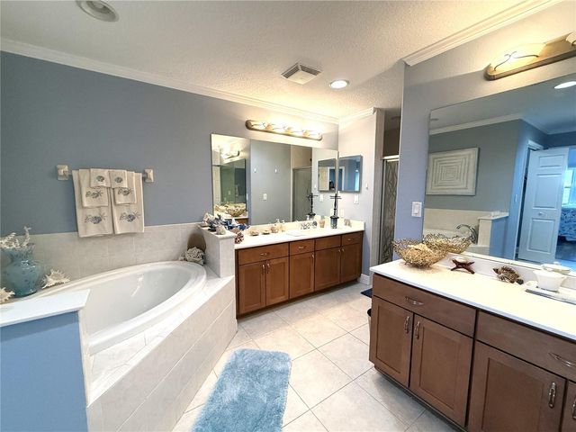 7296 MARATHON DRIVE 402, Seminole, FL 33777