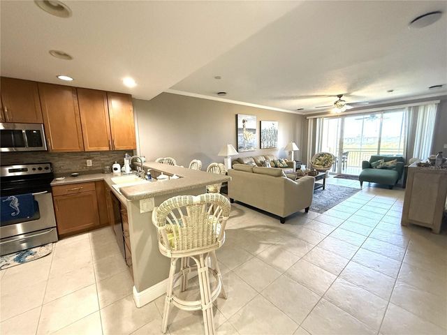 7296 MARATHON DRIVE 402, Seminole, FL 33777