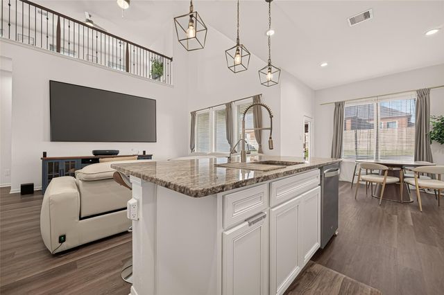 326 Westlake Terrace Drive, Conroe, TX 77304