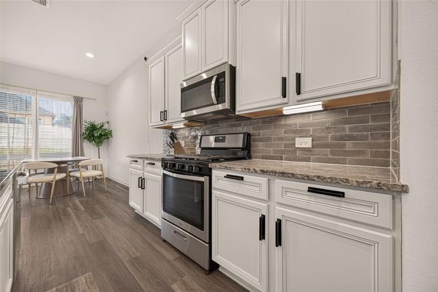 326 Westlake Terrace Drive, Conroe, TX 77304