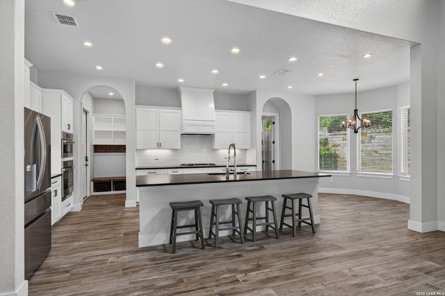 511 Elm Trl, New Braunfels, TX 78130