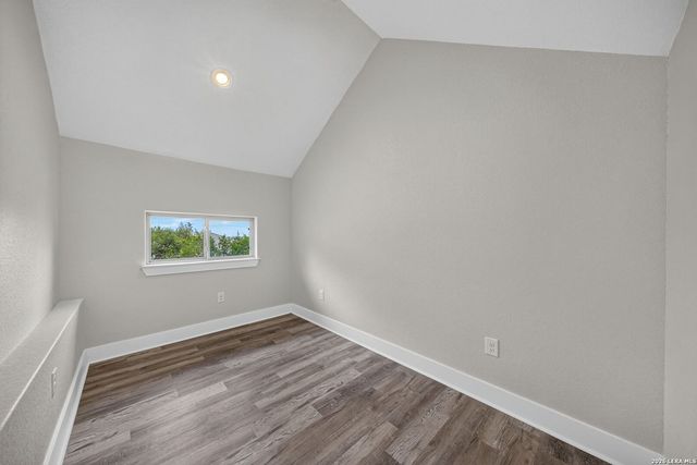 511 Elm Trl, New Braunfels, TX 78130
