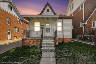 5210 Middlesex Street, Dearborn, MI 48126