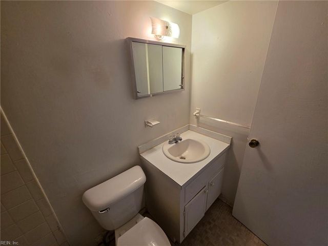 941 Holladay ST, Portsmouth, VA 23704