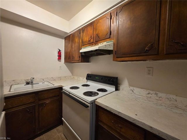 941 Holladay ST, Portsmouth, VA 23704