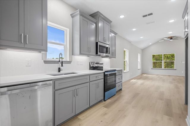 812 Grant Street, Jacksonville, TX 75766