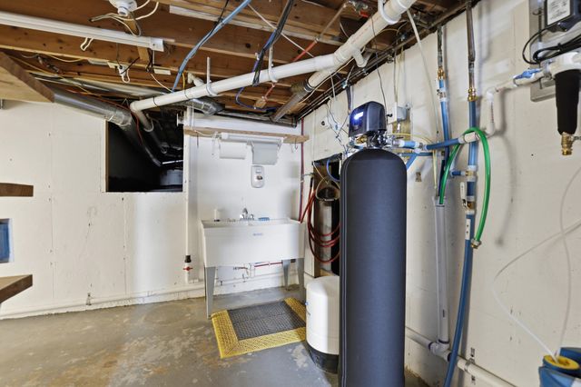 8050 Backus Road, Eureka Twp, MI 48838