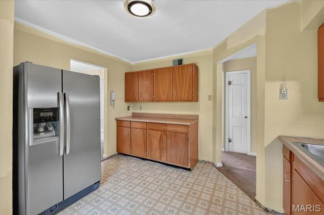 805 Brookridge Drive, St Louis, MO 63119