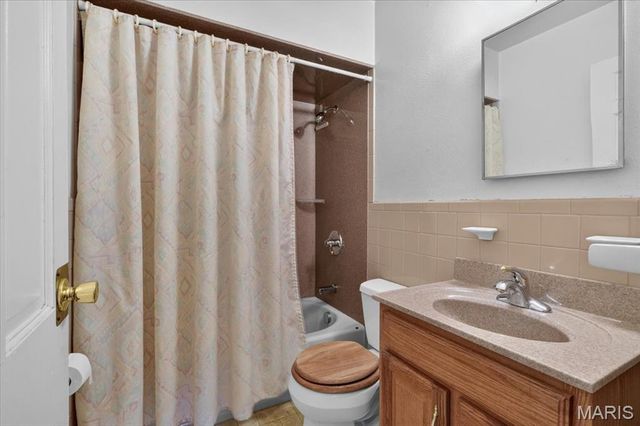 805 Brookridge Drive, St Louis, MO 63119