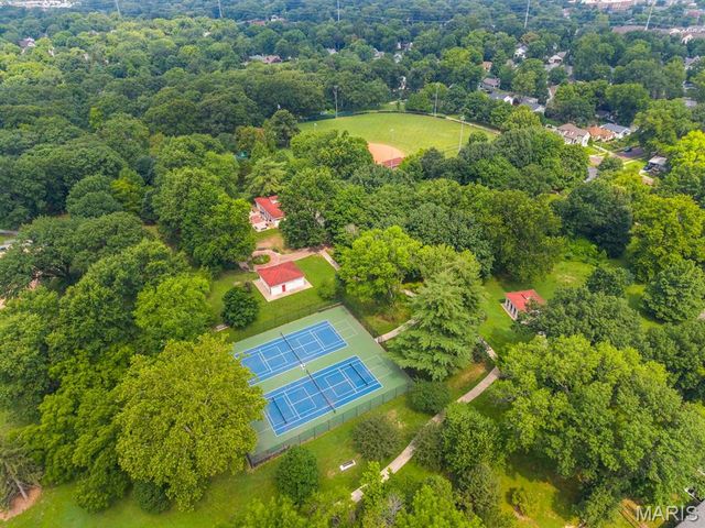 805 Brookridge Drive, St Louis, MO 63119