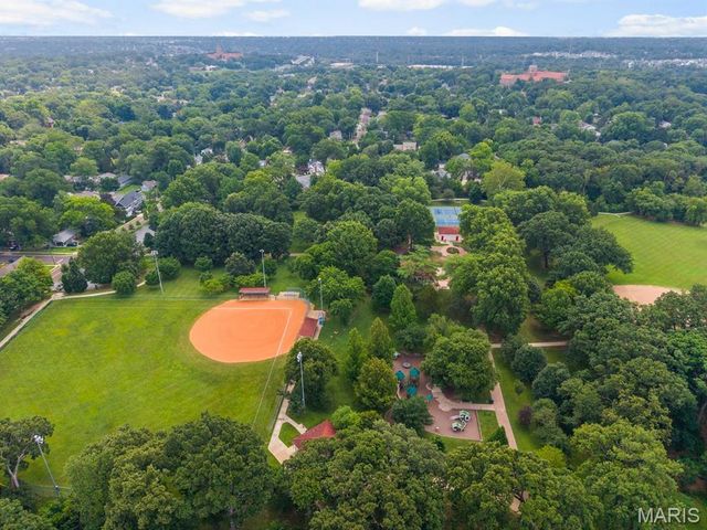 805 Brookridge Drive, St Louis, MO 63119