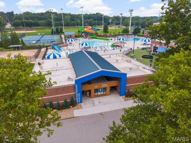 805 Brookridge Drive, St Louis, MO 63119