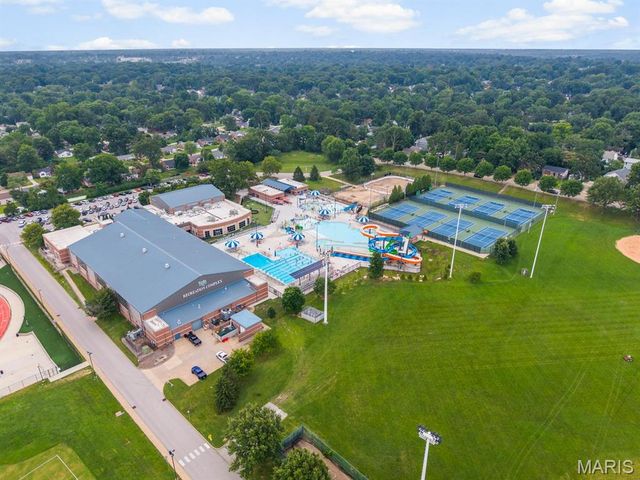 805 Brookridge Drive, St Louis, MO 63119