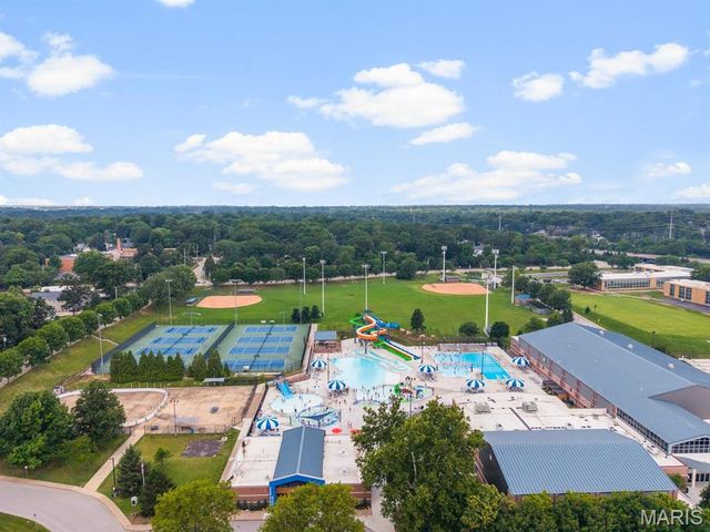 805 Brookridge Drive, St Louis, MO 63119