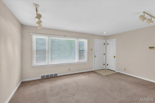 805 Brookridge Drive, St Louis, MO 63119