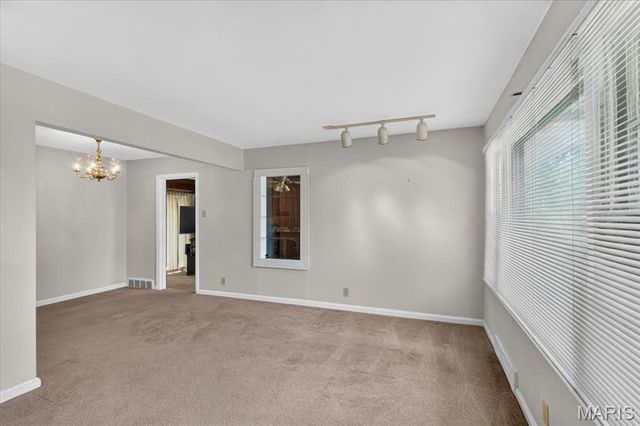 805 Brookridge Drive, St Louis, MO 63119