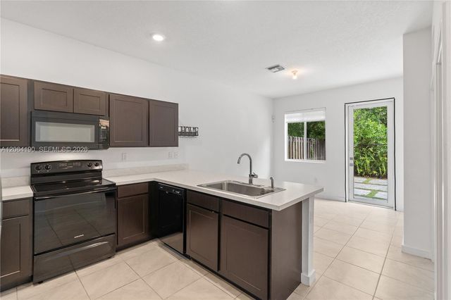 1385 NW 208th Terrace 1385, Miami Gardens, FL 33169