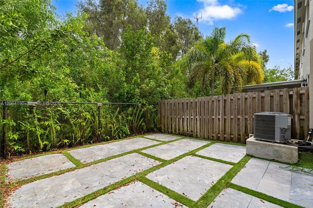 1385 NW 208th Terrace 1385, Miami Gardens, FL 33169