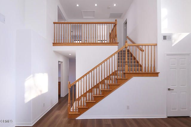 2727 Altura Avenue, La Crescenta, CA 91214