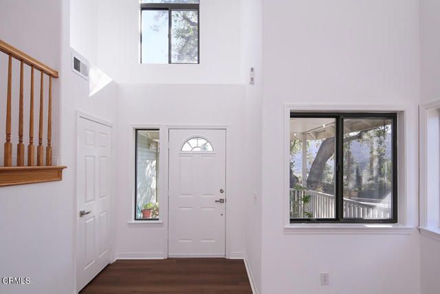 2727 Altura Avenue, La Crescenta, CA 91214