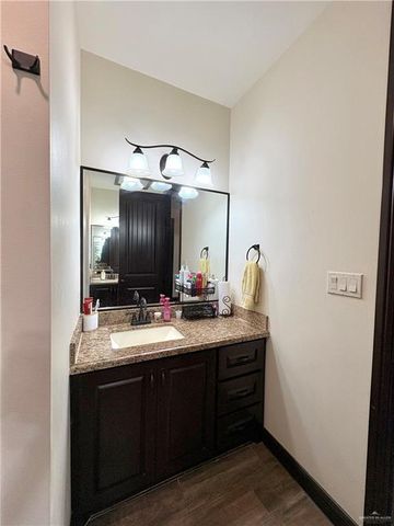 1843 N US Highway 83, Roma, TX 78584