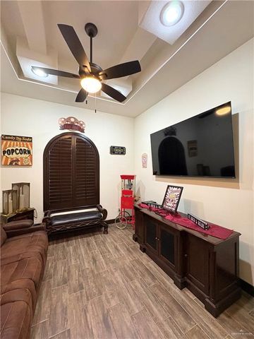 1843 N US Highway 83, Roma, TX 78584