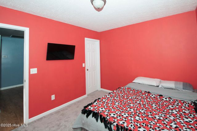 236 Red Carnation Drive, Holly Ridge, NC 28445