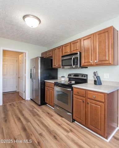 236 Red Carnation Drive, Holly Ridge, NC 28445